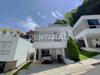 Casa En Arriendo En Envigado En El Esmeraldal A139364, 240 mt2, 3 habitaciones