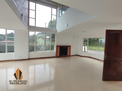 Casa En Arriendo En Envigado A155100, 385 mt2, 6 habitaciones