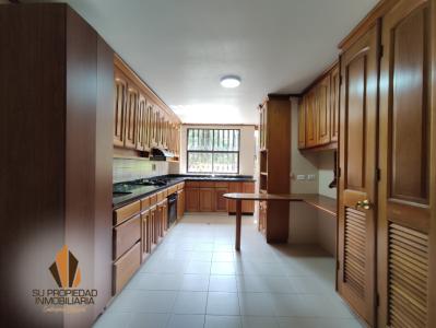 Casa En Arriendo En Envigado En Zuniga A162188, 350 mt2, 5 habitaciones