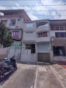 Casa Local En Arriendo En Cali En Caney A128143, 280 mt2, 3 habitaciones