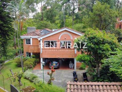 Casa En Arriendo En Medellin A45203, 424 mt2, 5 habitaciones