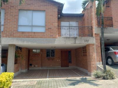 Arriendo De Casas En Medellin, 175 mt2, 3 habitaciones