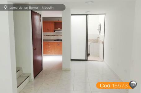 Casa En Arriendo En Medellin En Belen Loma De Los Bernal A93012, 120 mt2, 3 habitaciones