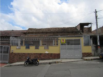CASA COMERCIAL BARRIO MARTINETE, 4 habitaciones