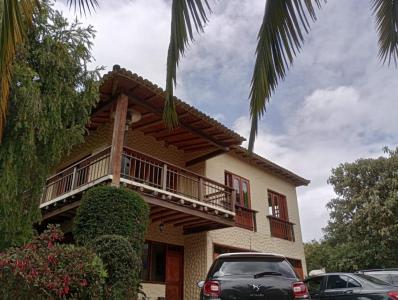 Casa En Arriendo En Tabio A138765, 380 mt2, 5 habitaciones