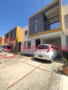 Casa En Arriendo En Villa Del Rosario A56340, 100 mt2, 3 habitaciones