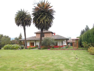 Casa En Arriendo En Zipaquira A133721, 231 mt2, 4 habitaciones