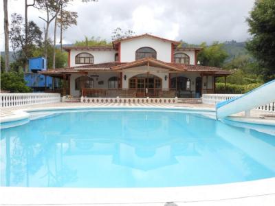 Alquiler Finca Villa Olga  Lago Calima Darien, 12 habitaciones