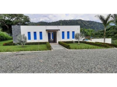 Se Alquila Finca en Santa Fe de Antioquia F150, 4 habitaciones
