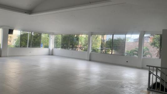 Local En Arriendo En Cali En Urbanizacion La Flora A15458, 300 mt2