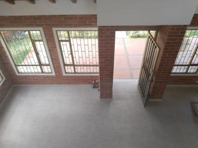 Local En Arriendo En Chia A132902, 278 mt2