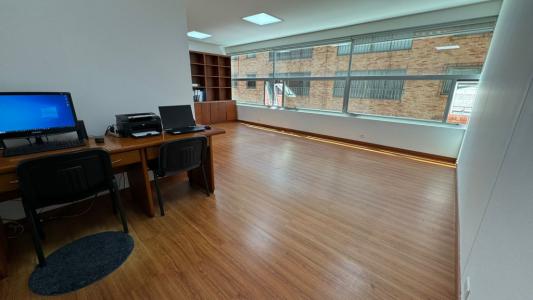 Oficina En Arriendo En Bogota En Los Rosales A82861, 50 mt2