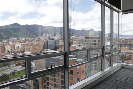 Oficina En Arriendo En Bogota En Santa Barbara Alta Usaquen A65344, 835 mt2