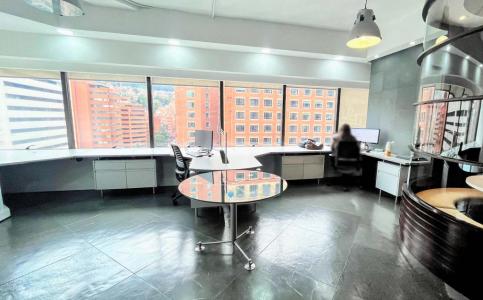 Oficina En Arriendo En Bogota En Los Rosales A65592, 180 mt2