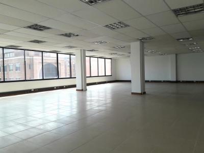 Oficina En Arriendo En Bogota En El Chico A96658, 3200 mt2