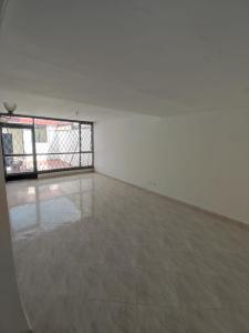 Oficina En Arriendo En Bogota A156071, 155 mt2