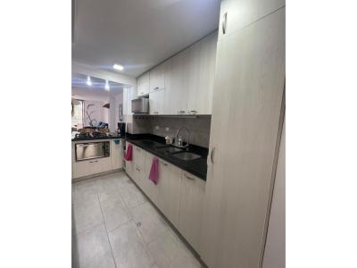 VENTA DE APARTAMENTO EN LA ALMERIA 2DO PISO, 93 mt2, 3 habitaciones