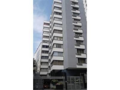 SE VENDE APARTAMENTO EN ALTO PRADO , 225 mt2, 3 habitaciones