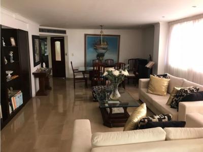 EN VENTA AMPLIO APTO EN ALTO PRADO, 207 mt2, 3 habitaciones