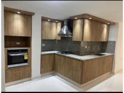 SE VENDE APARTAMENTO REMODELADO EN ALTO PRADO, 150 mt2, 3 habitaciones