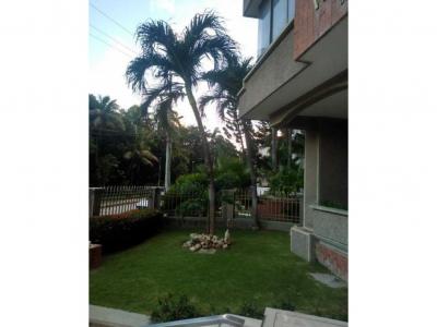 SE VENDE AMPLIO APARTAMENTO EN VILLA COUNTRY, 280 mt2, 3 habitaciones