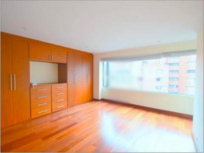Apartamento en venta Ubicado en Rosales, 240 mt2, 3 habitaciones