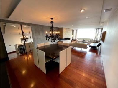 Se vende espectacular apartamento remodelado en Chico Alto , 153 mt2, 2 habitaciones