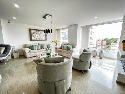 Se vende precioso apartamento exterior con balcón en Chico Norte, 158 mt2, 3 habitaciones