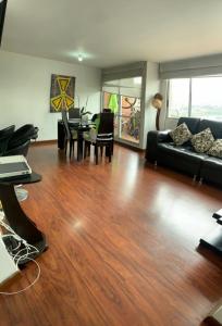 Apartamento En Venta En Bogota En Pontevedra V81117, 97 mt2, 3 habitaciones