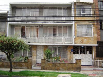 Apartamento En Venta En Bogota En San Luis Teusaquillo V61711, 210 mt2, 6 habitaciones