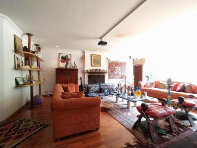 Apartamento En Venta En Bogota En Los Rosales V144003, 170 mt2, 3 habitaciones