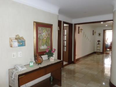 Venta De Apartamento En Bogota, 232 mt2, 4 habitaciones