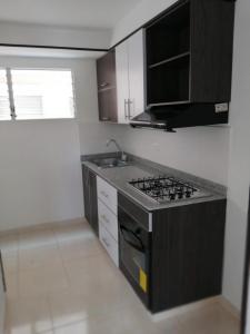 Apartamento En Venta En Cali En Brisas De Los Alamos V6766, 54 mt2, 2 habitaciones