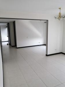 Apartamento En Venta En Cali En Bochalema V6767, 84 mt2, 2 habitaciones