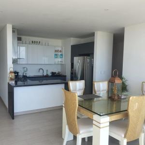 Apartamento En Venta En Cali En Pance V6883, 144 mt2, 3 habitaciones