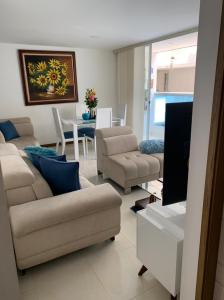 Apartamento En Venta En Cali En El Refugio V7157, 86 mt2, 3 habitaciones