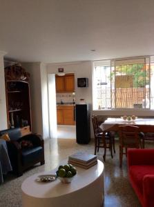 Apartamento En Venta En Cali En El Penon V7179, 110 mt2, 3 habitaciones