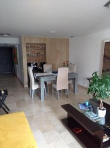 Apartamento En Venta En Cali En Normandia V7184, 105 mt2, 3 habitaciones