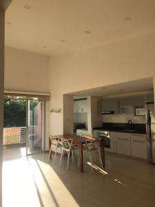 Apartamento En Venta En Cali En Ciudad Jardin V14288, 88 mt2, 2 habitaciones