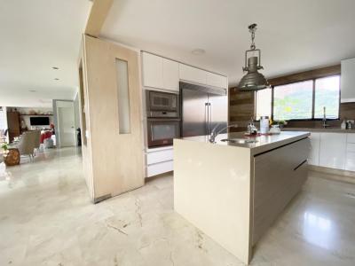 Apartamento En Venta En Cali En Santa Teresita V62879, 303 mt2, 3 habitaciones