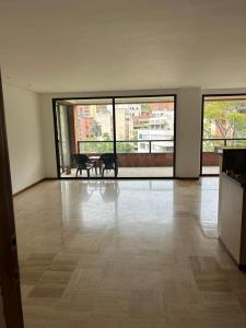 Apartamento En Venta En Cali En Santa Rita V101321, 176 mt2, 3 habitaciones