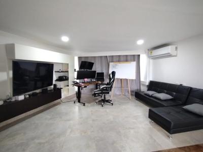 Apartamento En Venta En Cali En Panamericano V116026, 180 mt2, 3 habitaciones