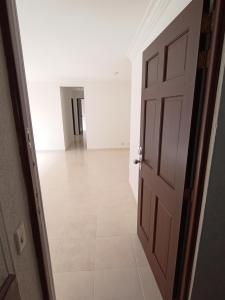 Apartamento En Venta En Cali En Alferez Real V140102, 75 mt2, 3 habitaciones