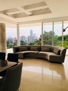 Apartamento En Venta En Cali V158501, 213 mt2, 2 habitaciones