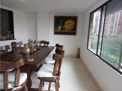 SE VENDE APARTAMENTO GRANDE EN EL BARRIO LOS CRISTALES A.G.M, 186 mt2, 3 habitaciones