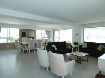 Venta De Apartamento En Cartagena, 220 mt2, 4 habitaciones