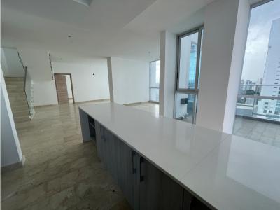 SEA CONFIABLE VENDE BELLO PENTHOUSE EN AV BALBOA, 253 mt2, 3 habitaciones