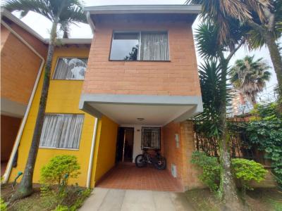 SE VENDE CASA EN ITAGUI, SECTOR SURAMÉRICA., 114 mt2, 3 habitaciones