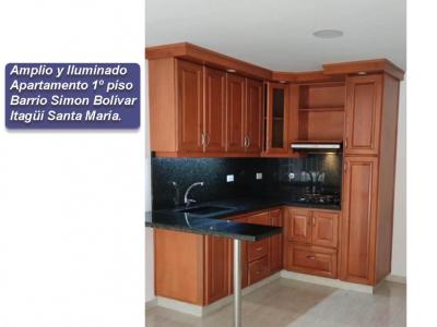 SE VENDE APARTAMENTO PRIMER PISO EN ITAGÜÍ., 90 mt2, 3 habitaciones