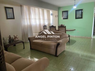 APARTAMENTO EN VENTA RES. EL CUJI MARACAIBO API 6727, 90 mt2, 3 habitaciones